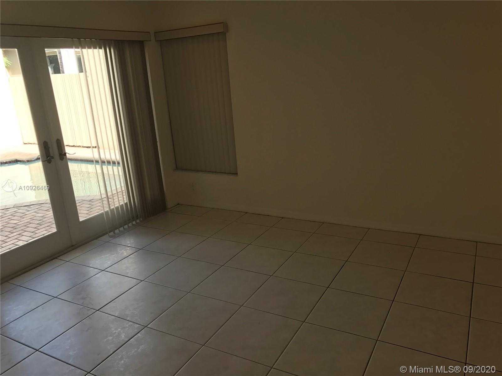 Small Image of 1125 LIDFLOWER ST, Hollywood Number 10