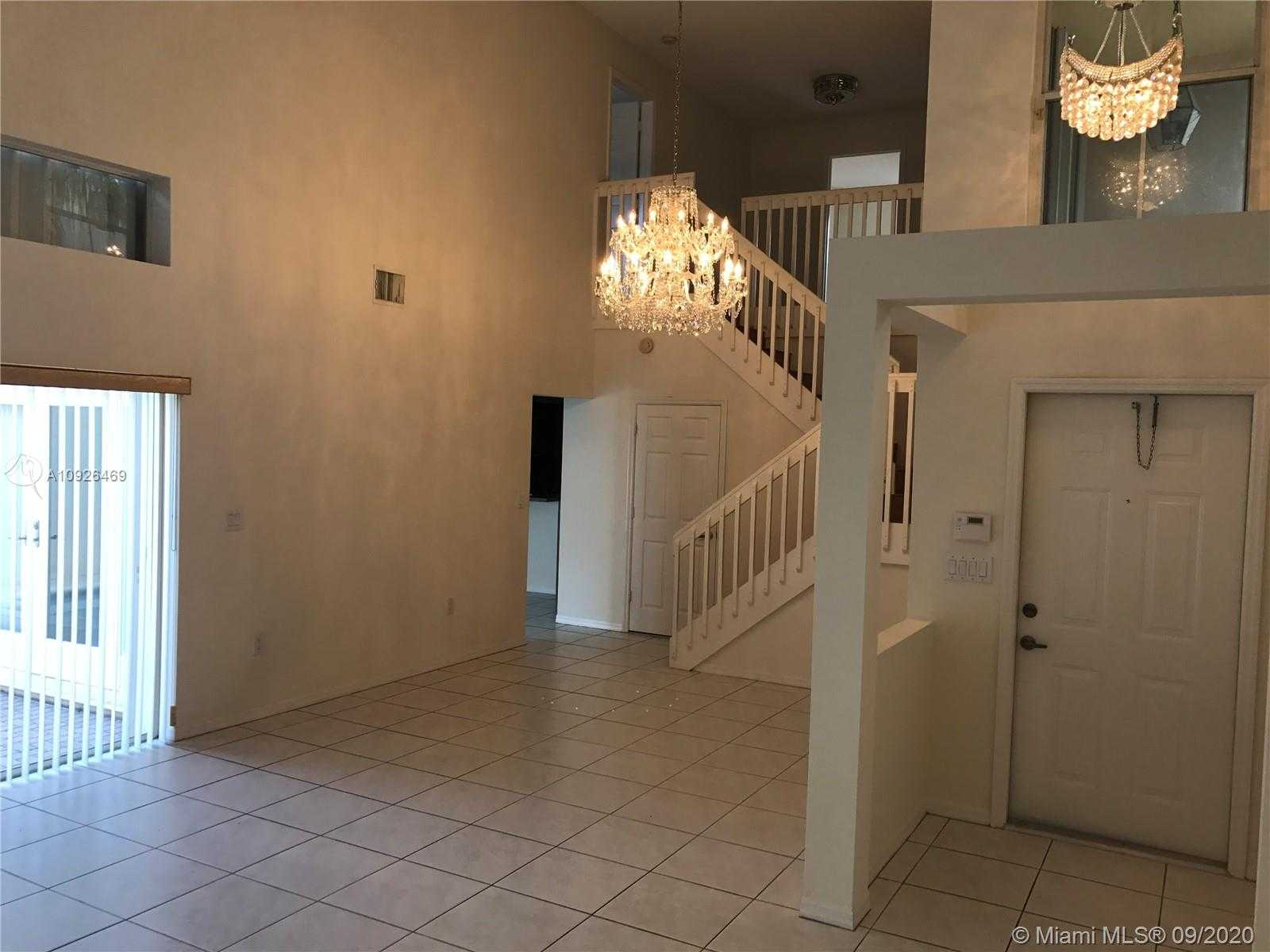 Small Image of 1125 LIDFLOWER ST, Hollywood Number 2