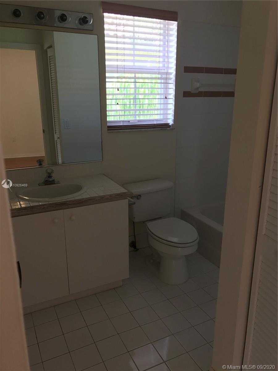 Small Image of 1125 LIDFLOWER ST, Hollywood Number 20
