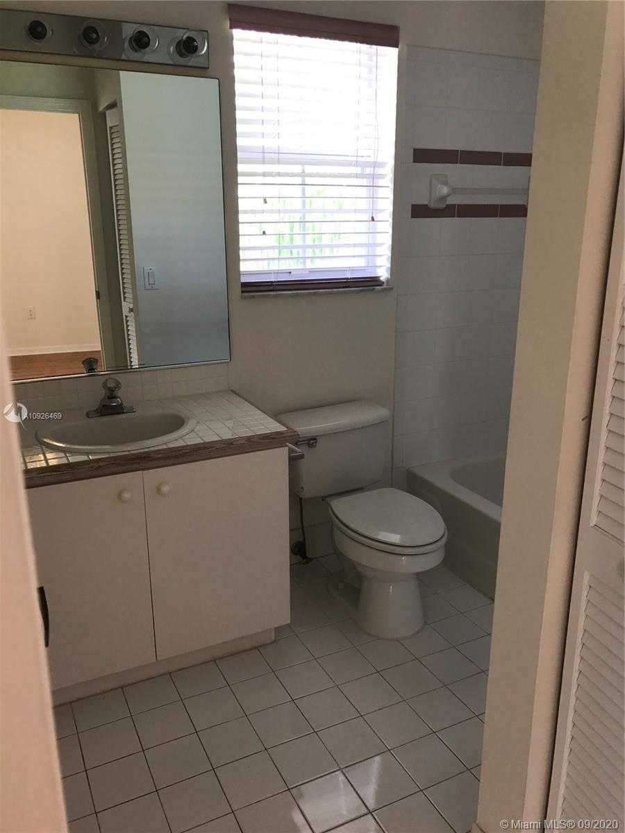 Small Image of 1125 LIDFLOWER ST, Hollywood Number 27