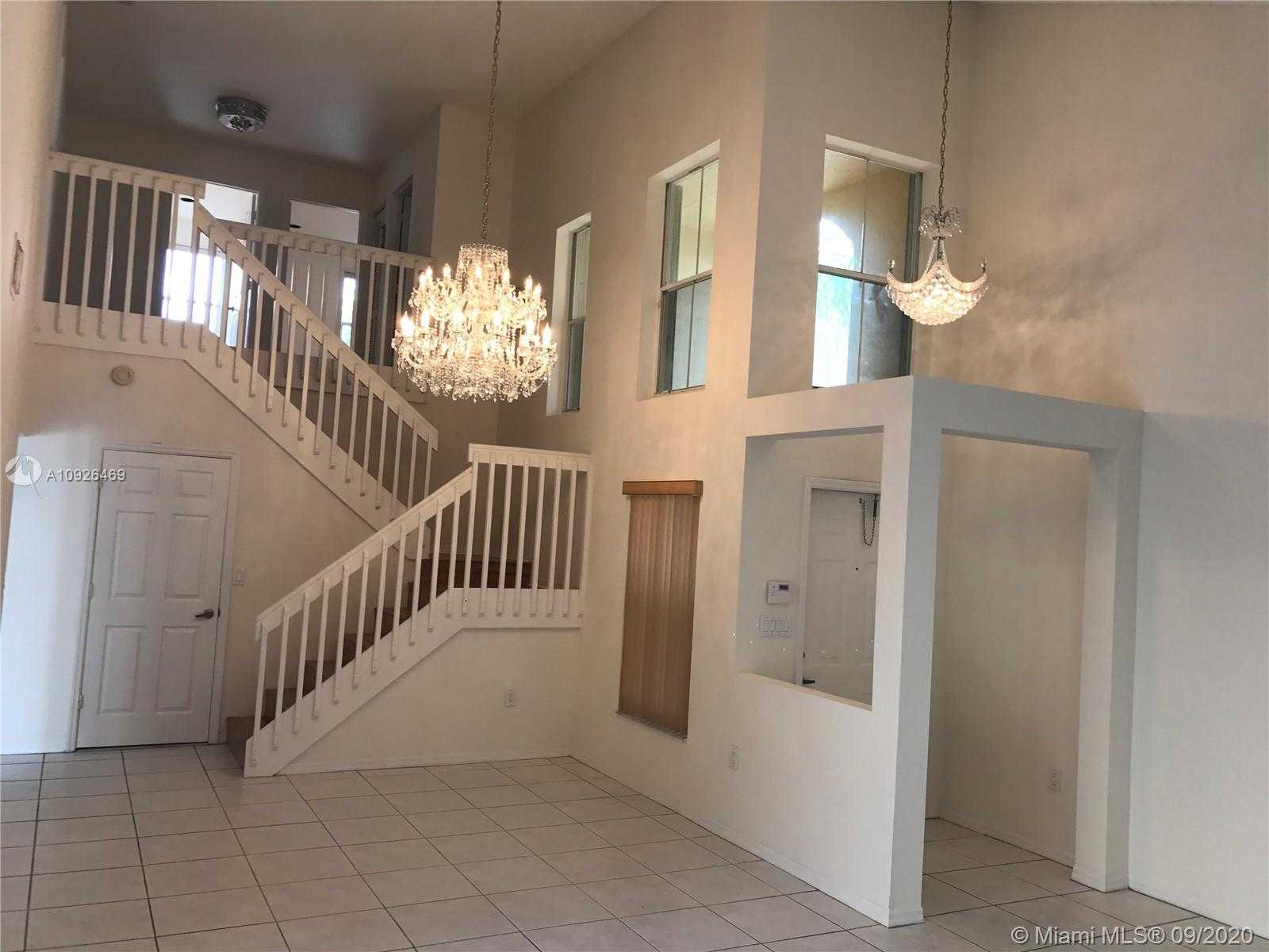 Small Image of 1125 LIDFLOWER ST, Hollywood Number 3