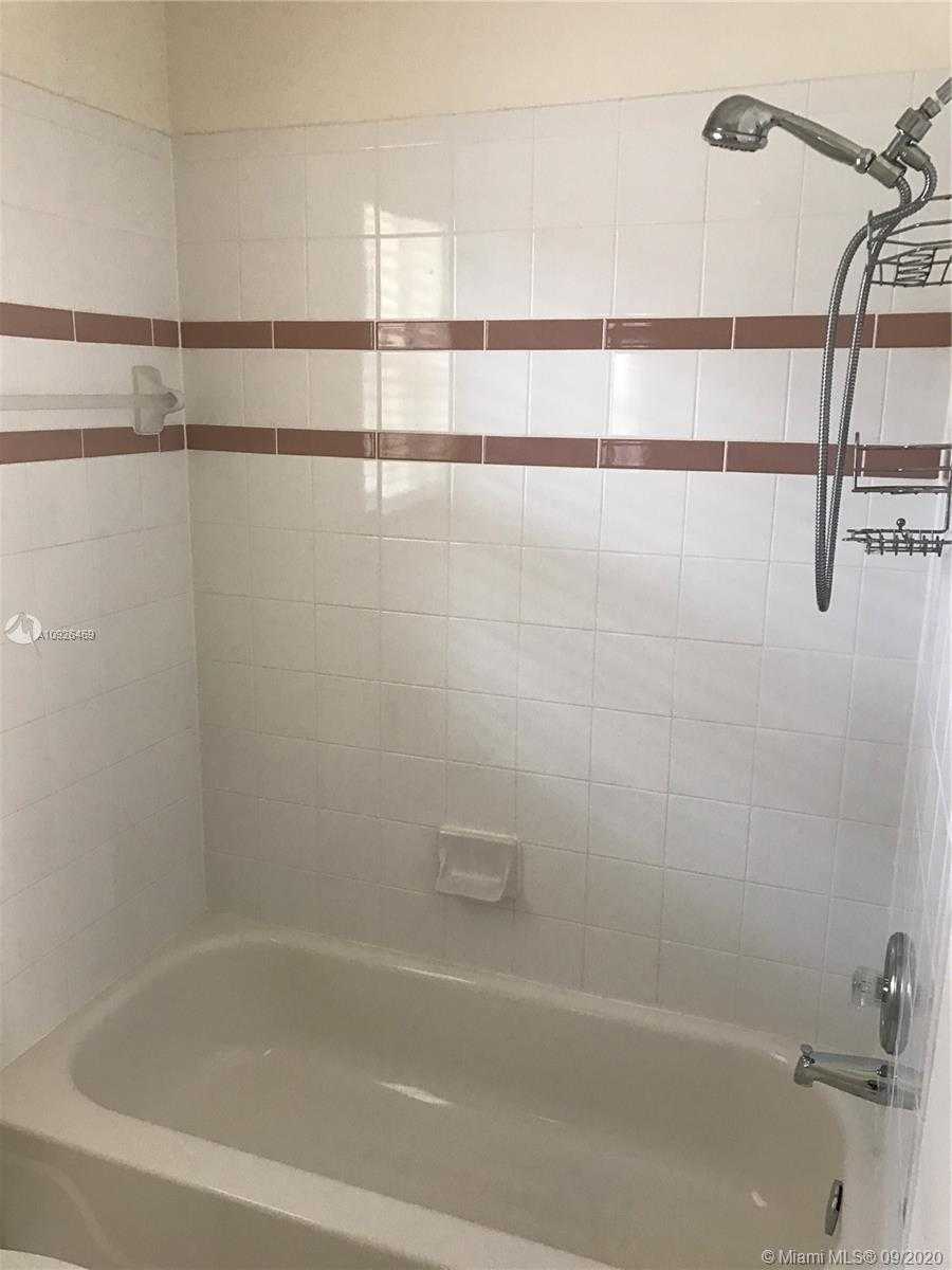 Small Image of 1125 LIDFLOWER ST, Hollywood Number 31