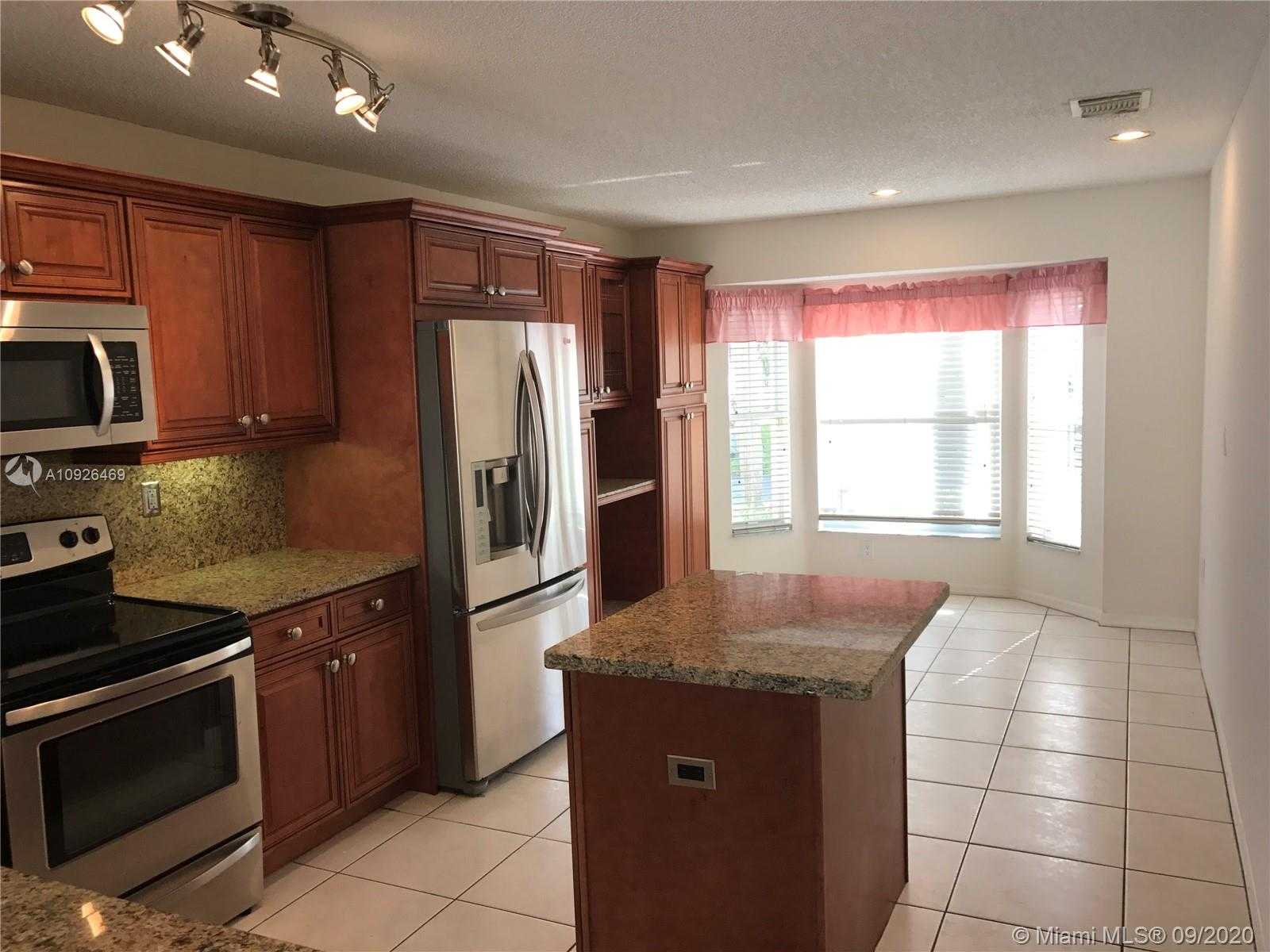 Small Image of 1125 LIDFLOWER ST, Hollywood Number 4