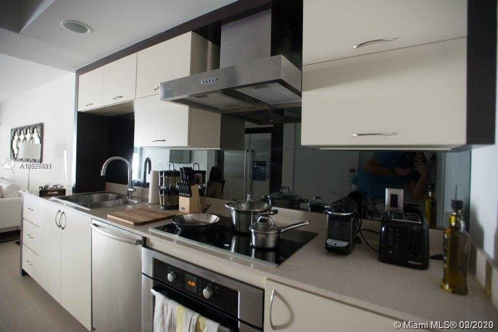 Small Image of 2130 PARK AVE #TH1, Miami Beach Number 3