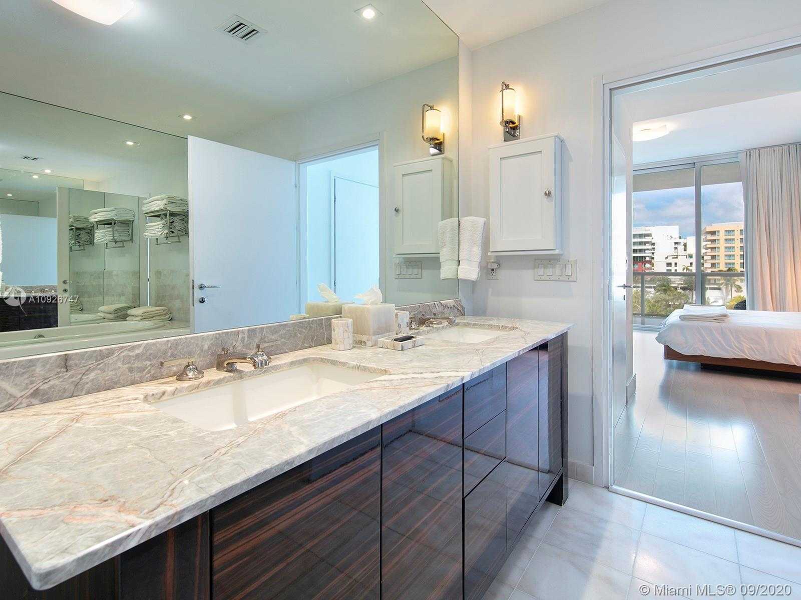 Small Image of 50 SOUTH POINTE DR #707, Miami Beach Number 13
