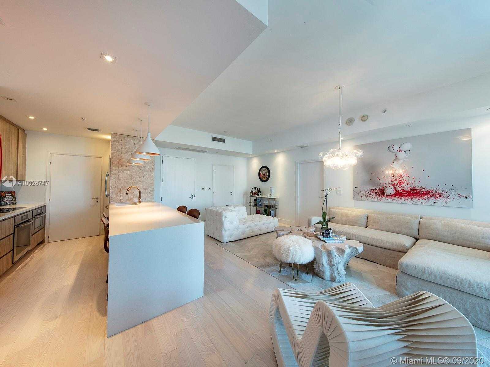 Small Image of 50 SOUTH POINTE DR #707, Miami Beach Number 6