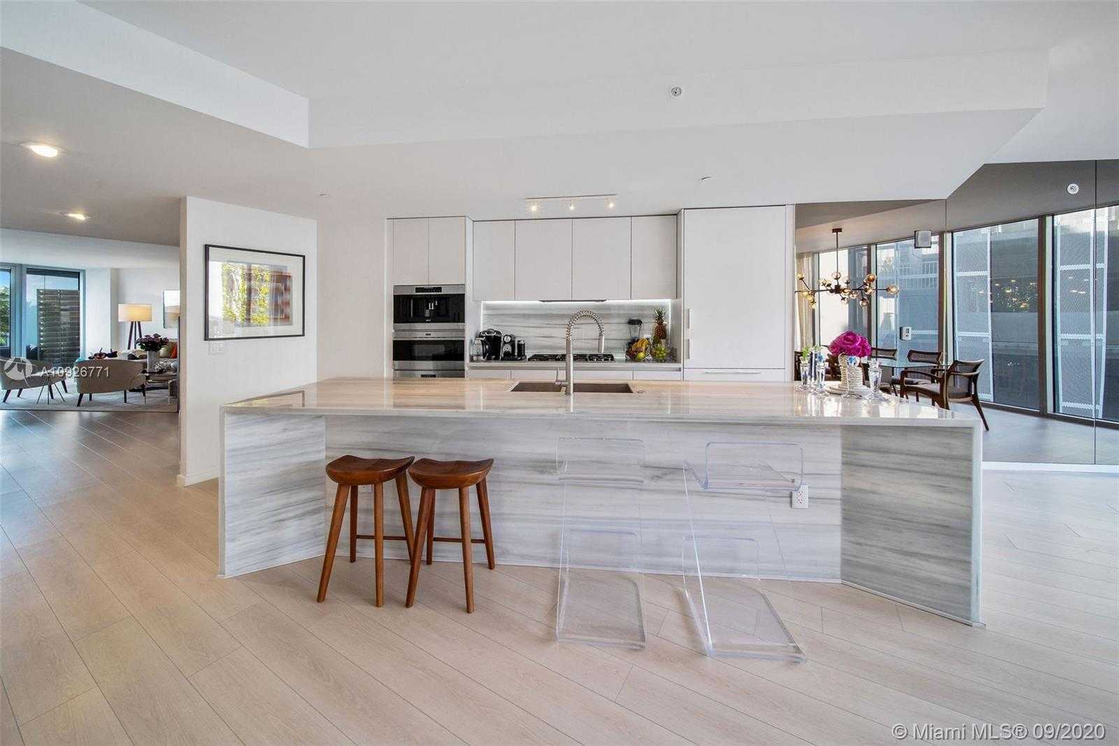 Small Image of 1 COLLINS AVE #304, Miami Beach Number 10