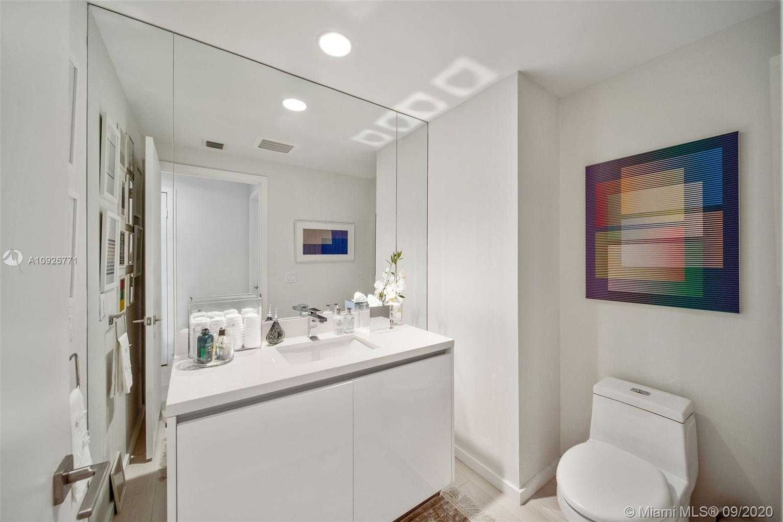 Small Image of 1 COLLINS AVE #304, Miami Beach Number 23