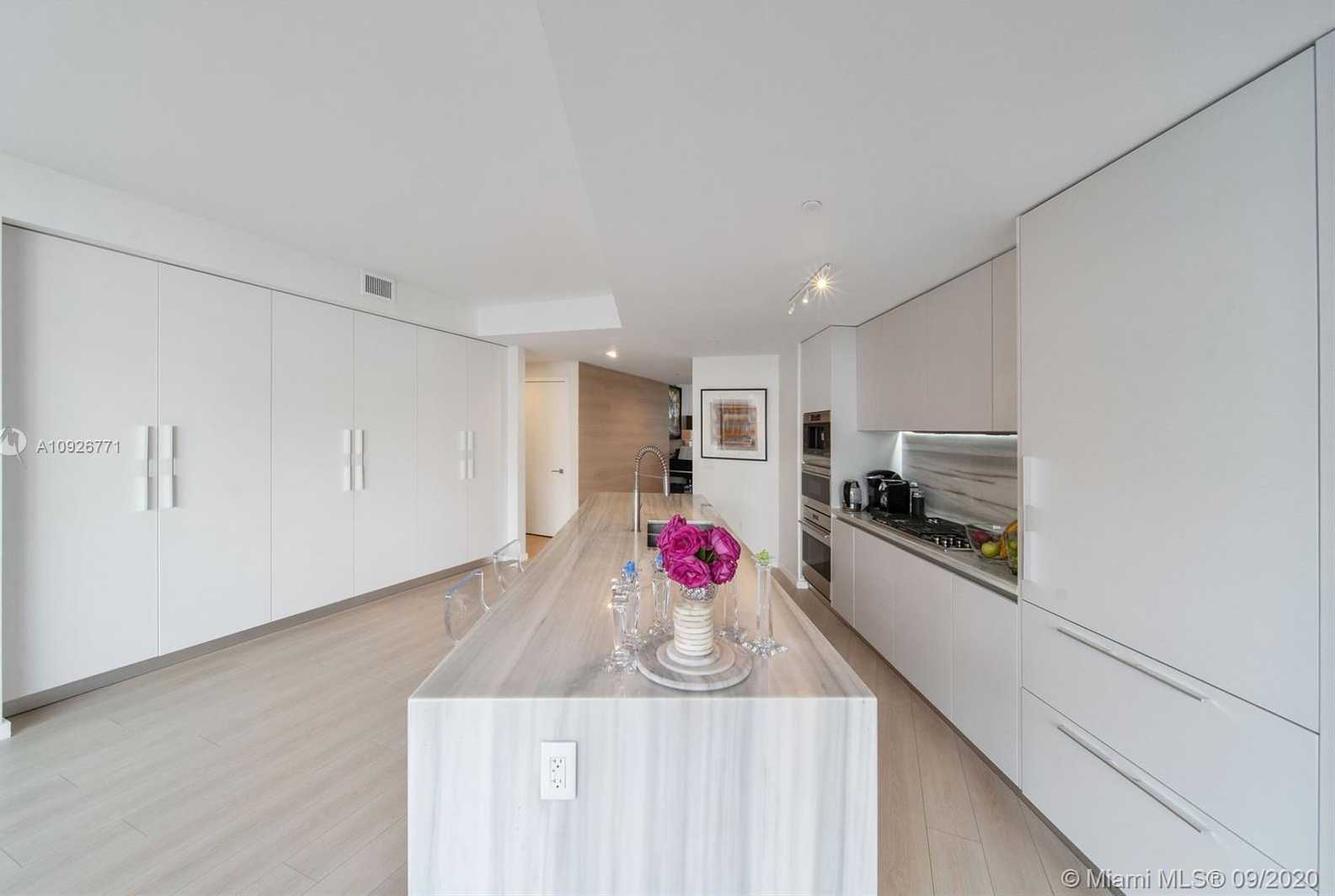 Small Image of 1 COLLINS AVE #304, Miami Beach Number 8