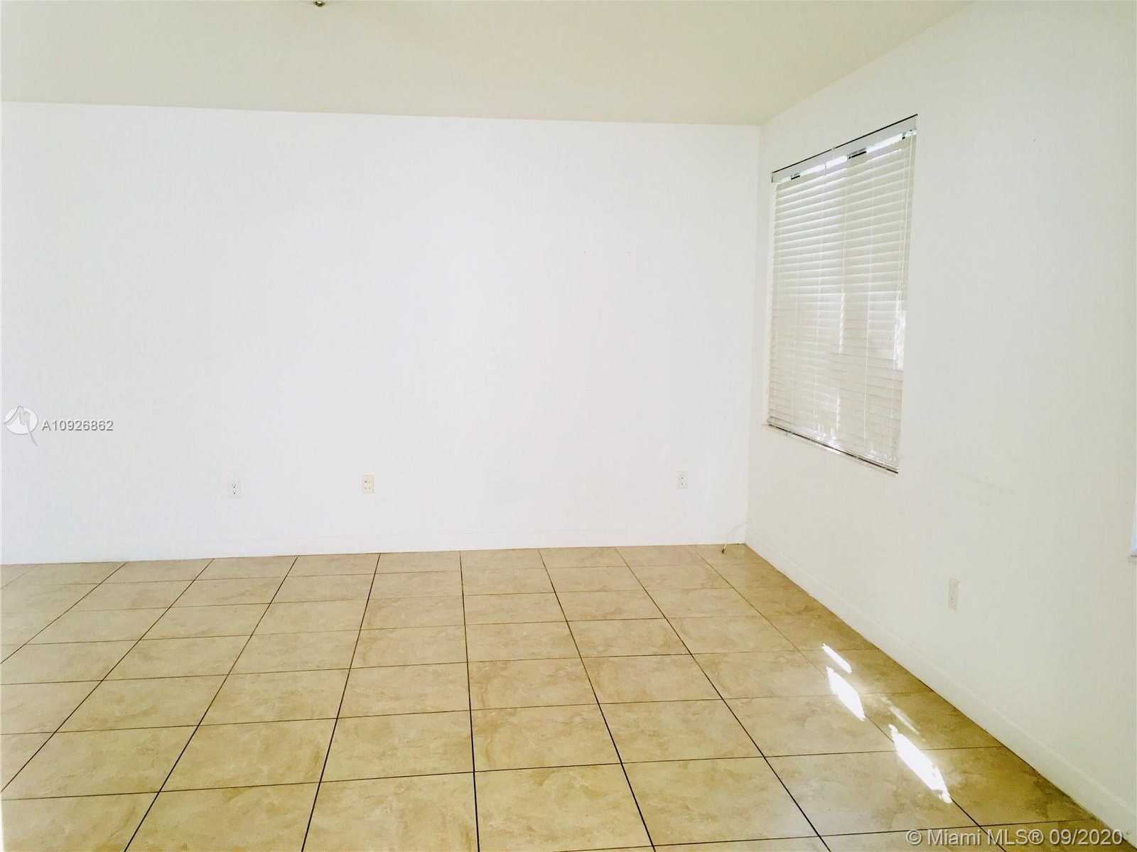 Small Image of 10310 NORTH WEST 70TH TER, Doral Number 12
