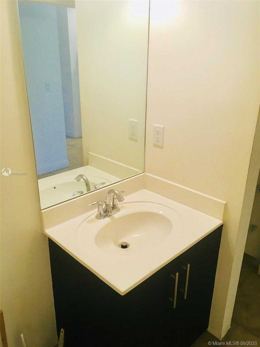 Small Image of 10310 NORTH WEST 70TH TER, Doral Number 13