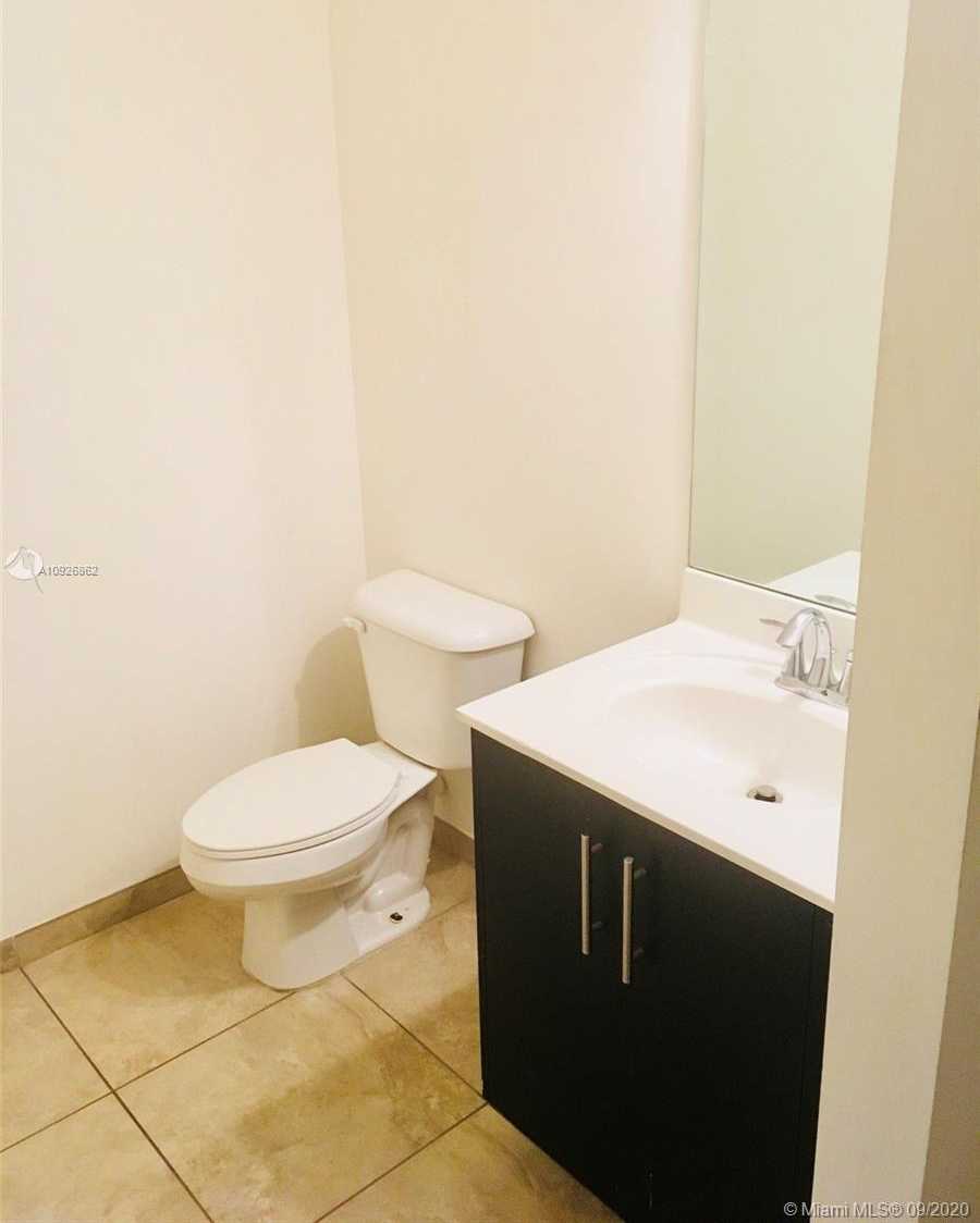 Small Image of 10310 NORTH WEST 70TH TER, Doral Number 14