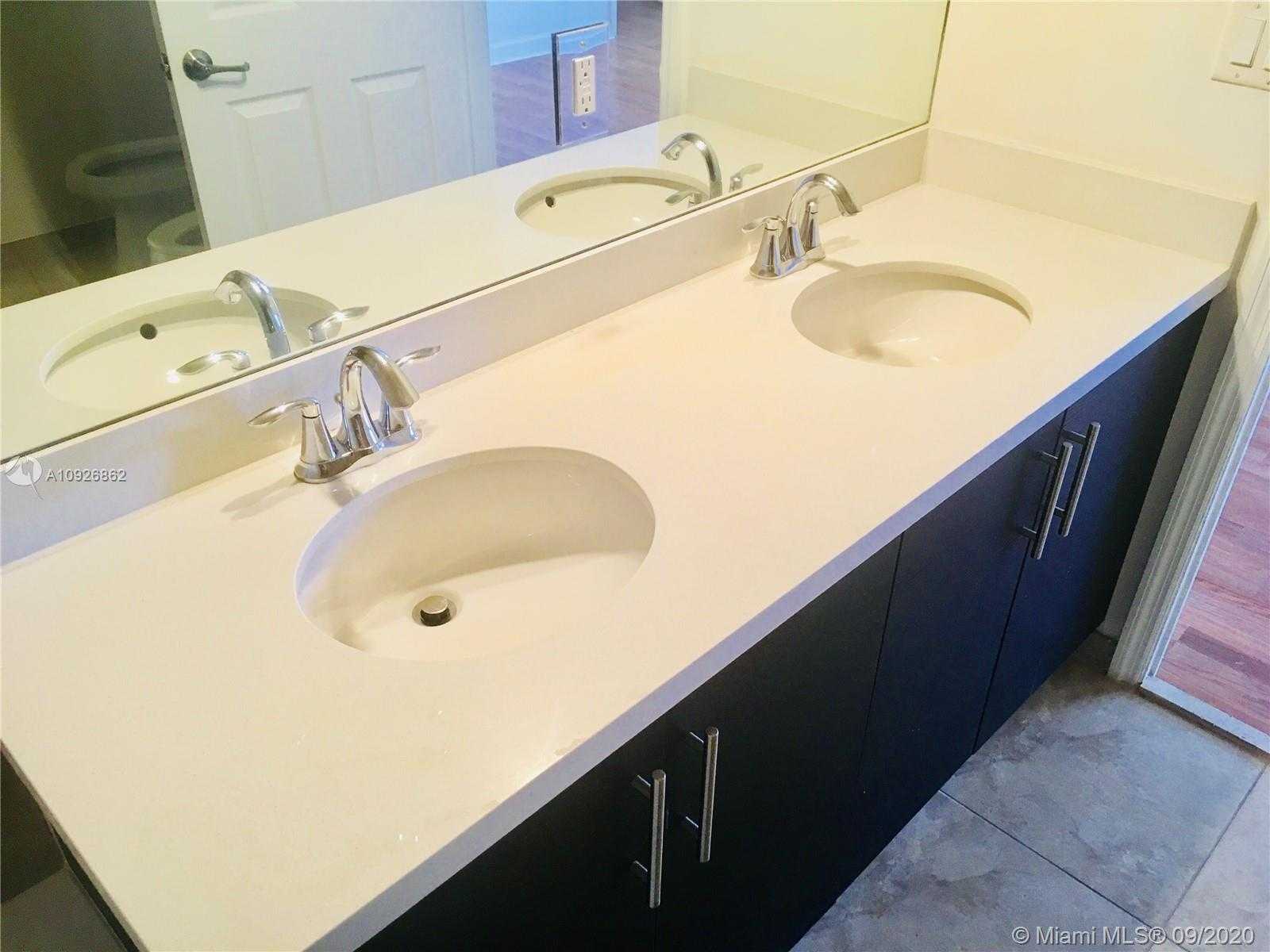 Small Image of 10310 NORTH WEST 70TH TER, Doral Number 19