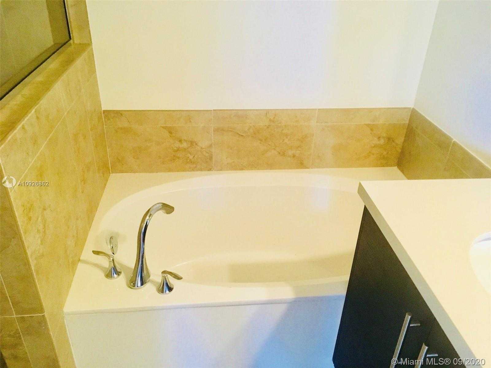 Small Image of 10310 NORTH WEST 70TH TER, Doral Number 21