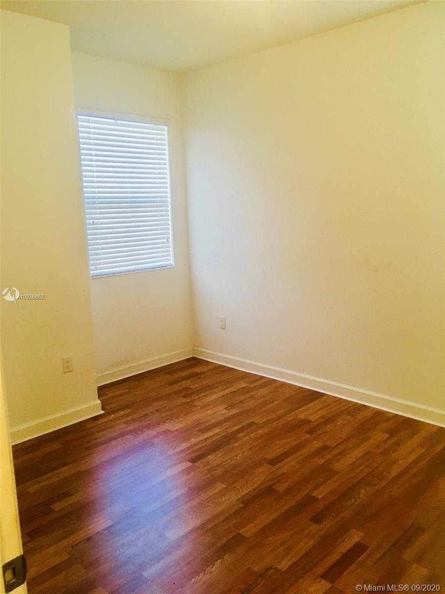 Small Image of 10310 NORTH WEST 70TH TER, Doral Number 23