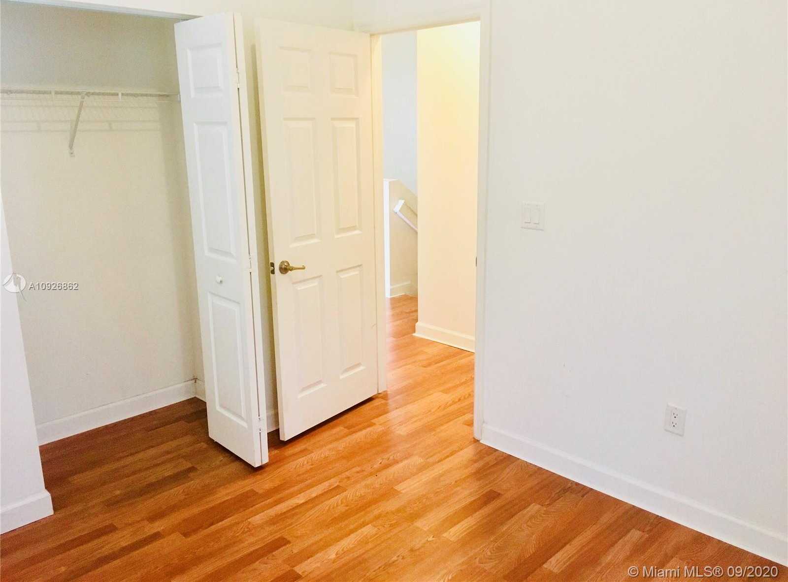Small Image of 10310 NORTH WEST 70TH TER, Doral Number 24
