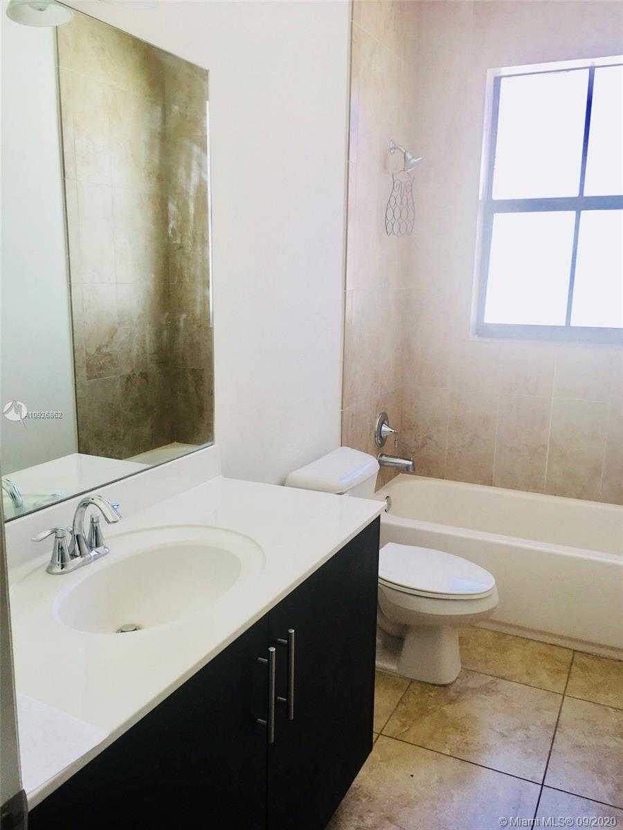 Small Image of 10310 NORTH WEST 70TH TER, Doral Number 26