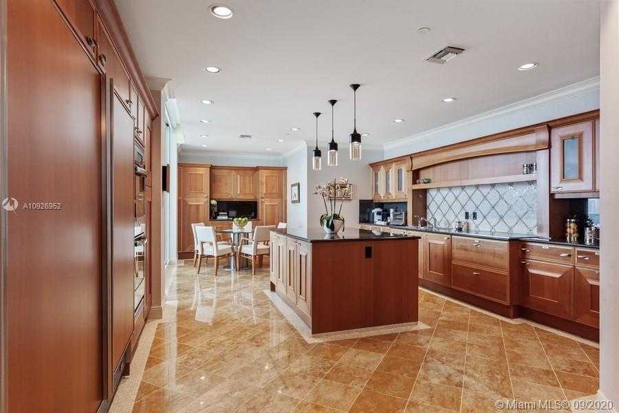 Small Image of 20155 NORTH EAST 38TH CT #2101, Aventura Number 4