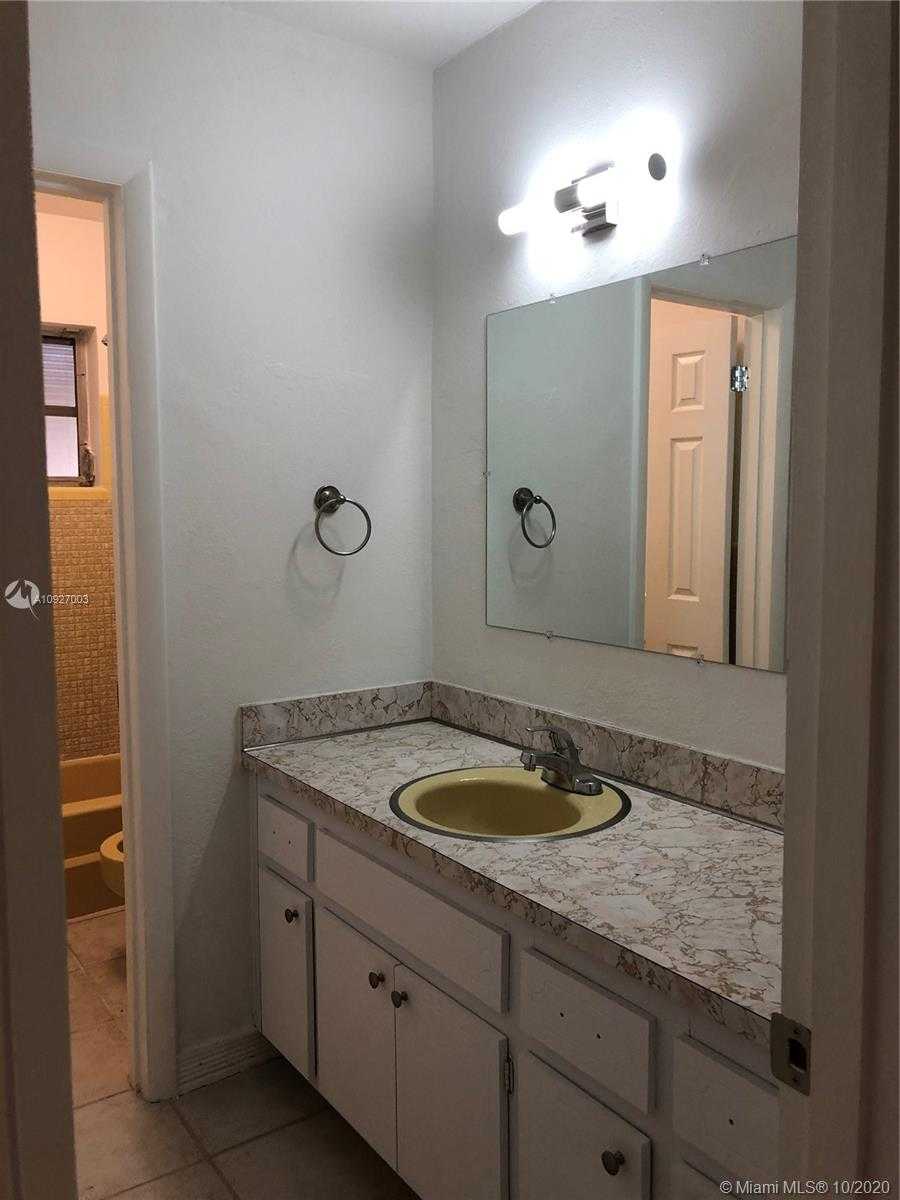 Small Image of 6295 SOUTH WEST 33RD ST, Miami Number 11