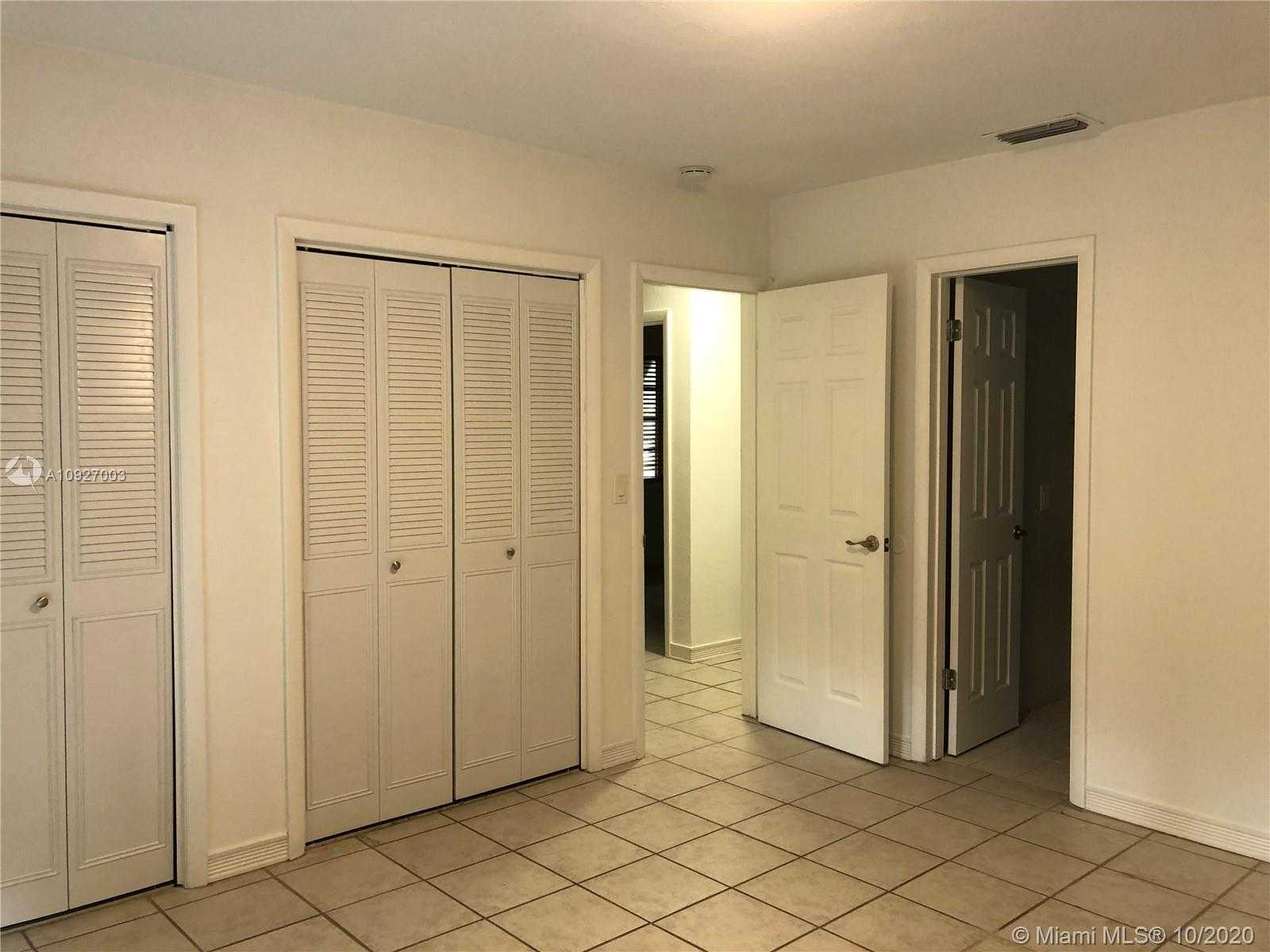 Small Image of 6295 SOUTH WEST 33RD ST, Miami Number 15