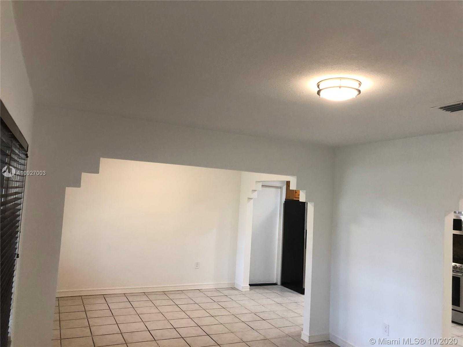 Small Image of 6295 SOUTH WEST 33RD ST, Miami Number 21