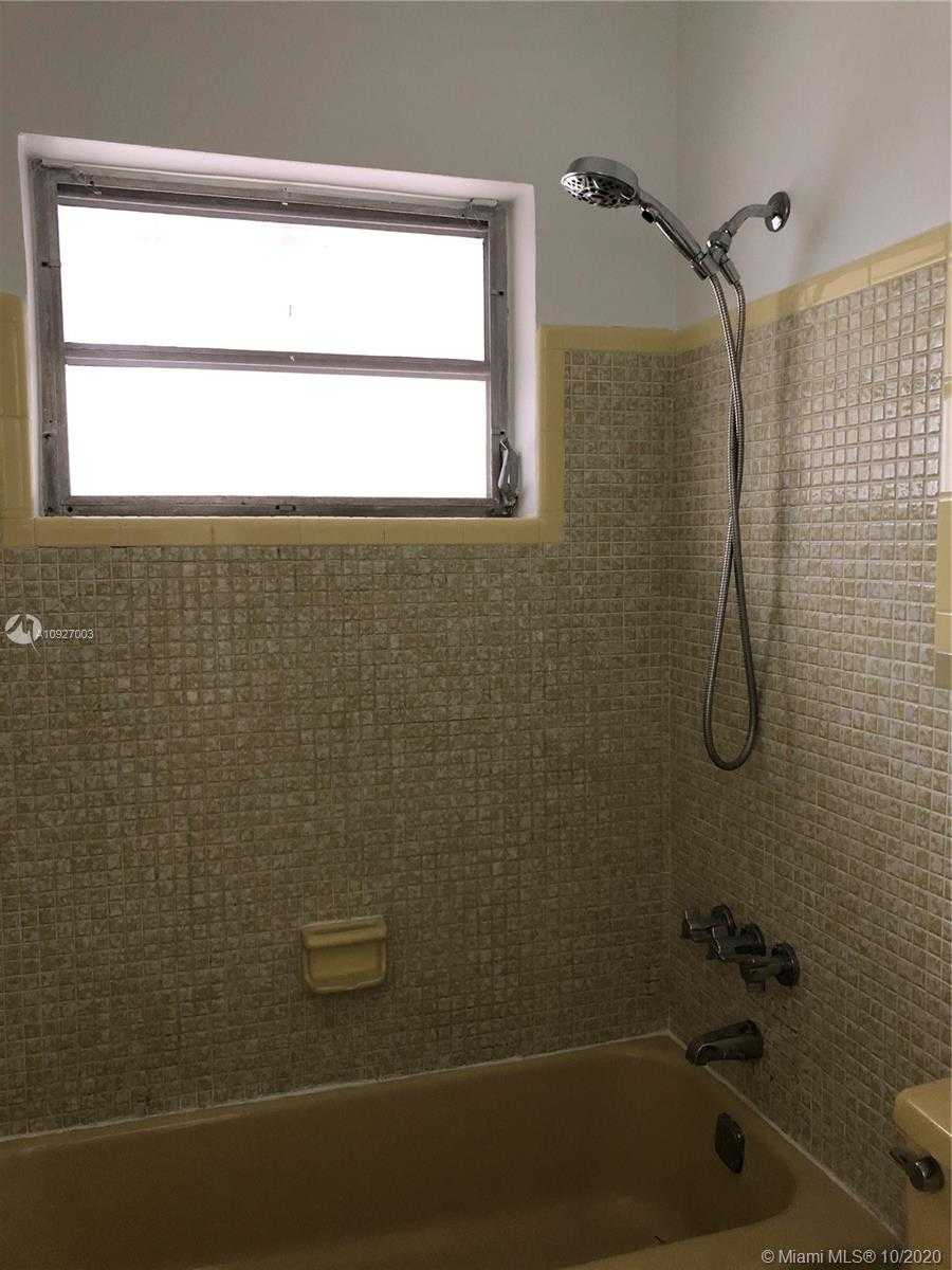 Small Image of 6295 SOUTH WEST 33RD ST, Miami Number 25