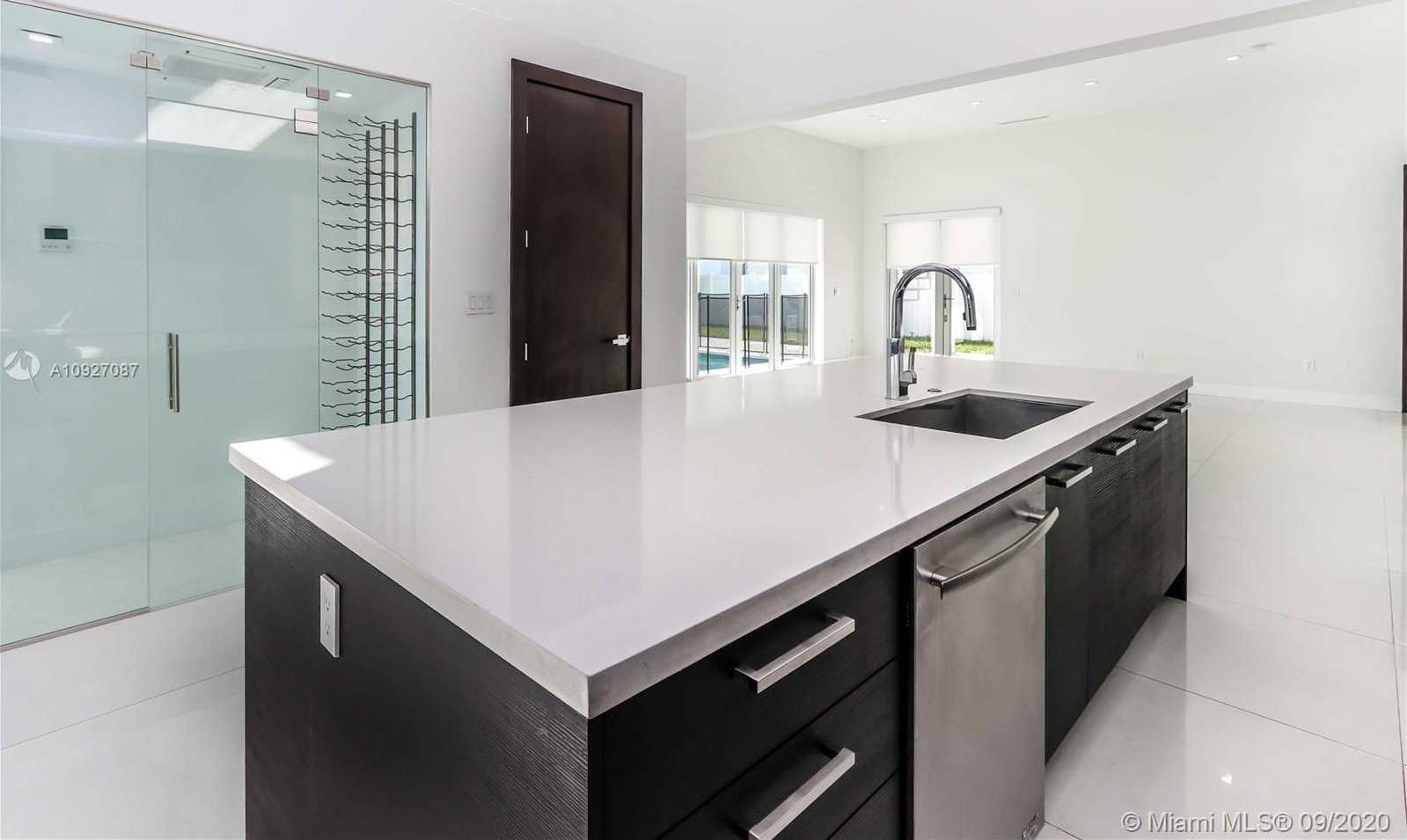 Small Image of 8256 NORTH WEST 34 DR, Doral Number 17