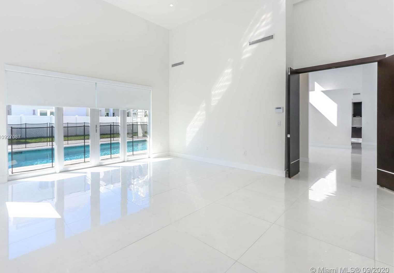 Small Image of 8256 NORTH WEST 34 DR, Doral Number 19