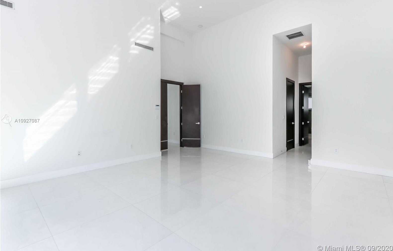 Small Image of 8256 NORTH WEST 34 DR, Doral Number 20