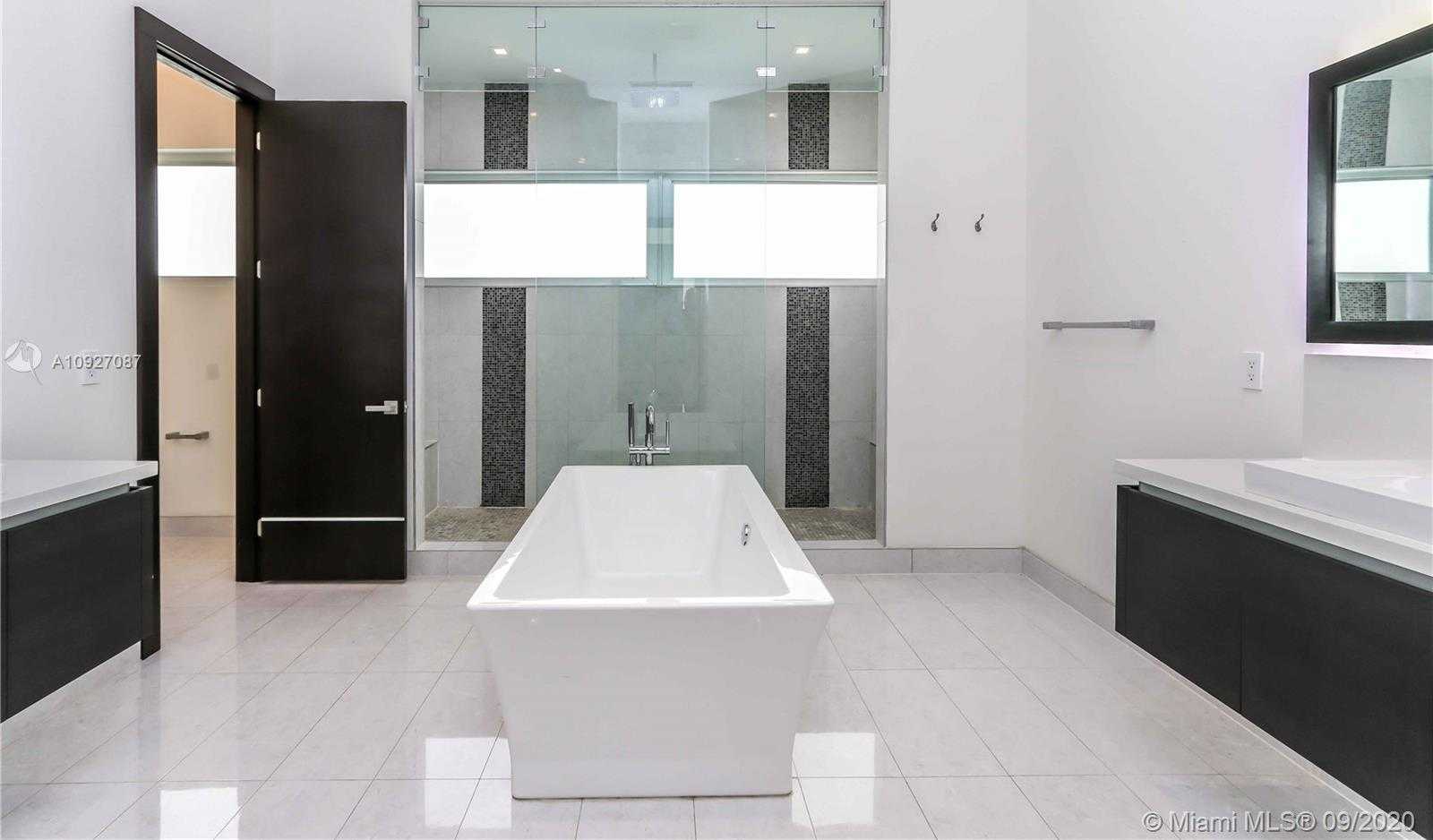 Small Image of 8256 NORTH WEST 34 DR, Doral Number 21