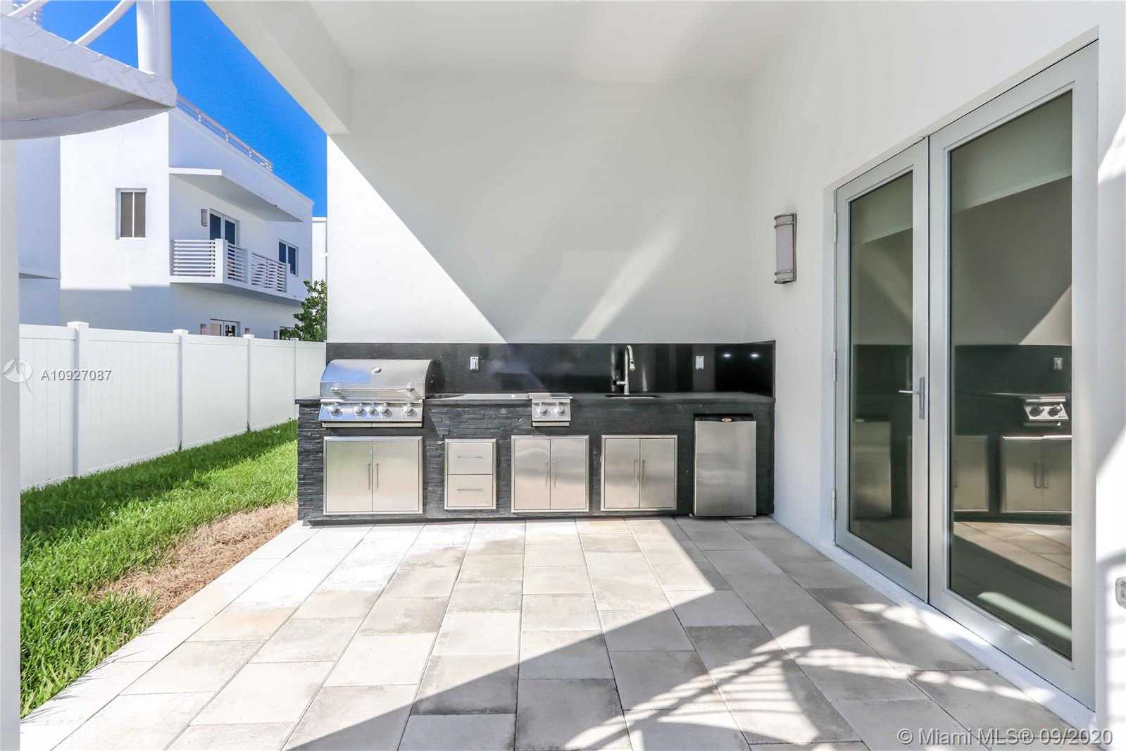 Small Image of 8256 NORTH WEST 34 DR, Doral Number 28