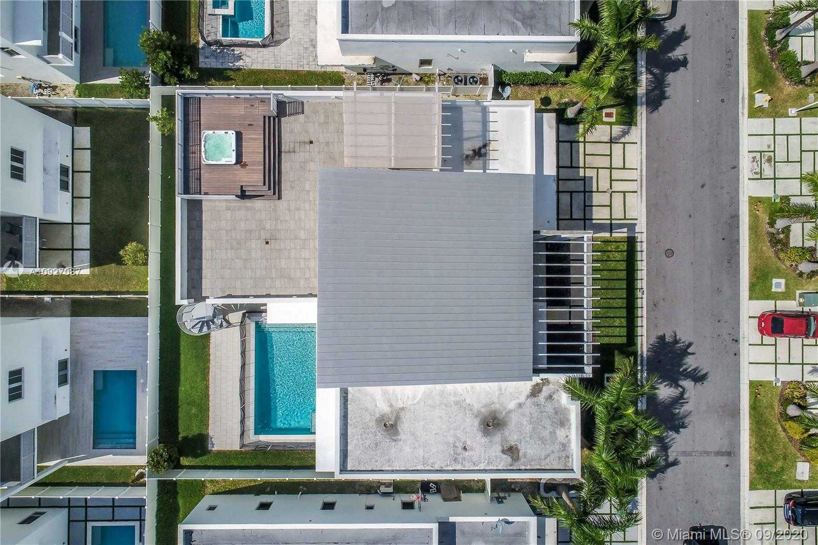 Small Image of 8256 NORTH WEST 34 DR, Doral Number 5