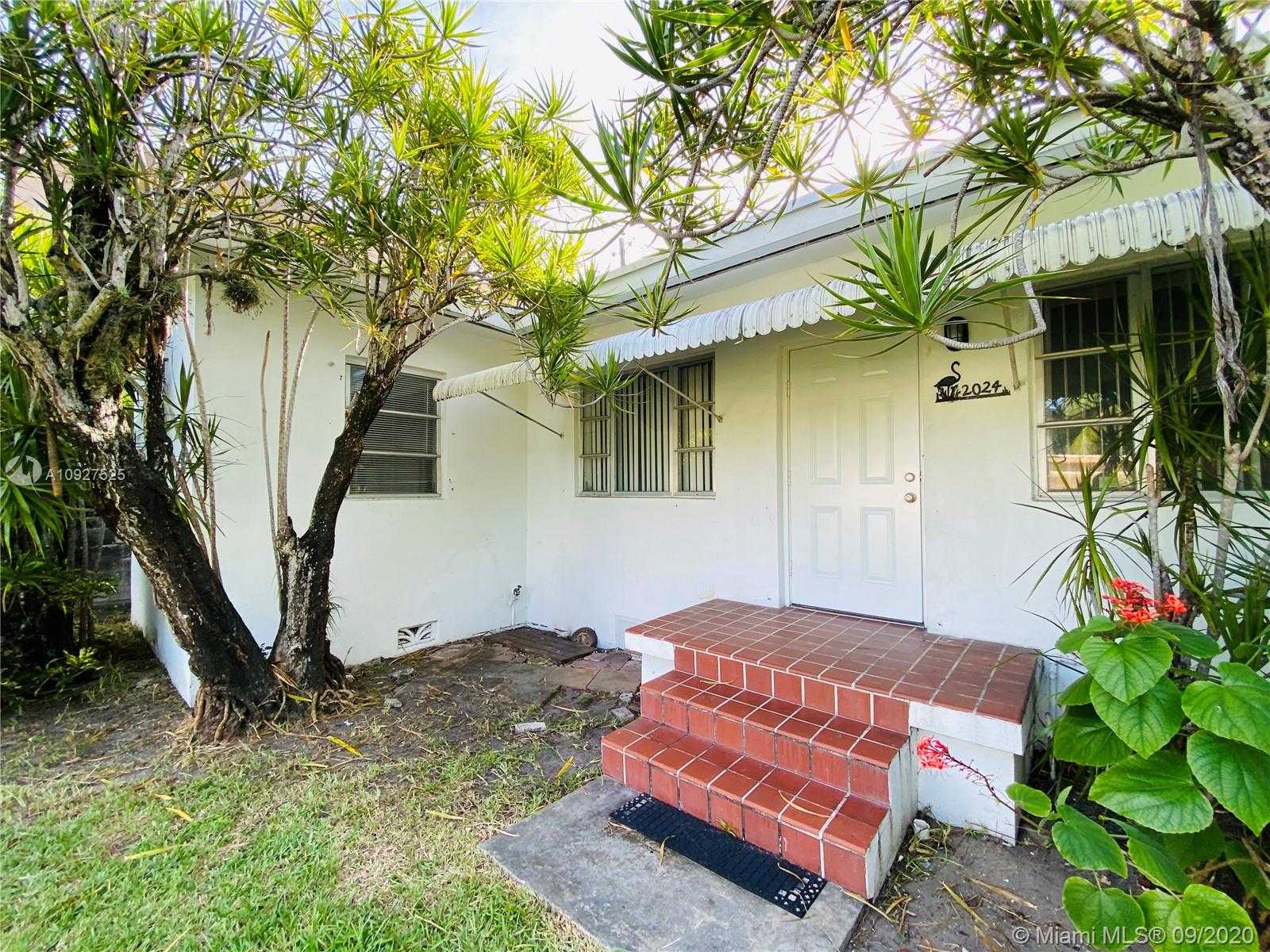 Small Image of 2024 NORTH EAST 135TH TER, North Miami Beach Number 2