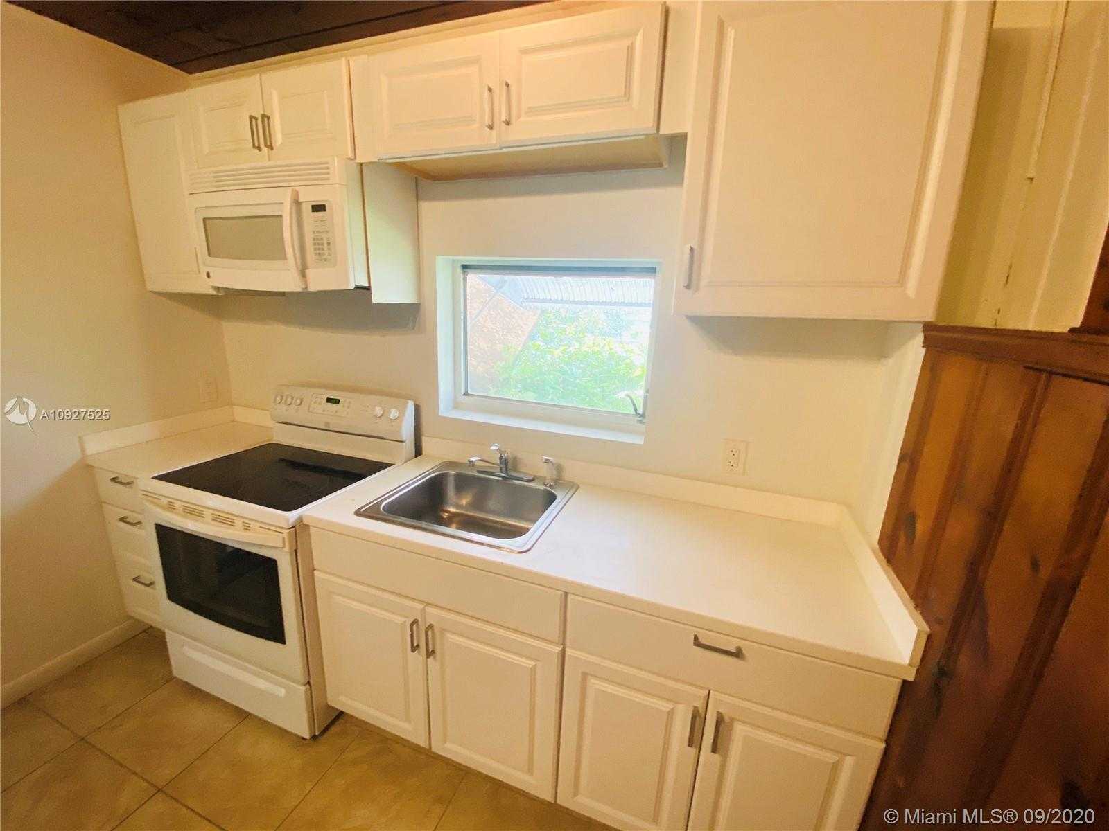 Small Image of 2024 NORTH EAST 135TH TER, North Miami Beach Number 6