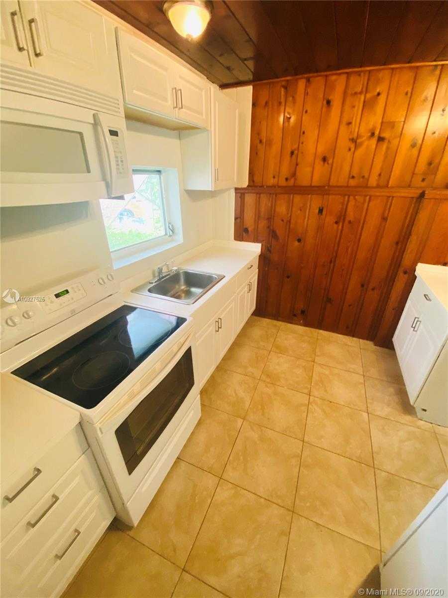 Small Image of 2024 NORTH EAST 135TH TER, North Miami Beach Number 7