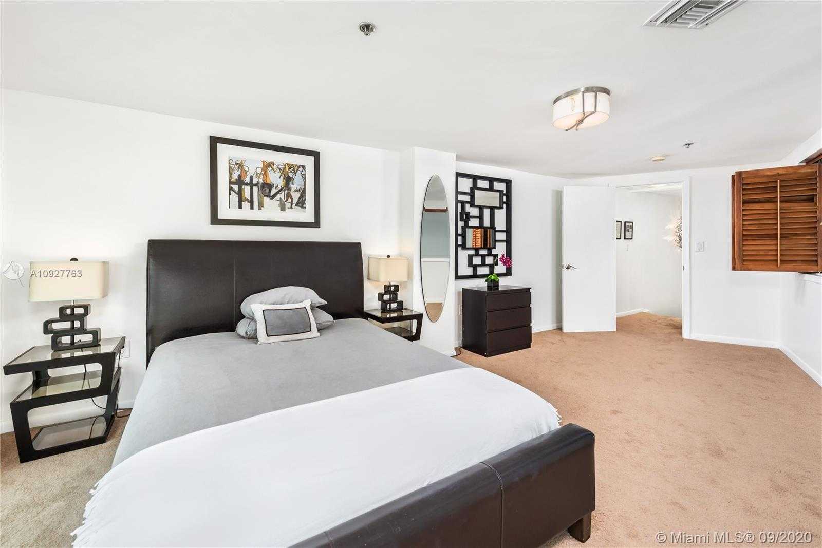 Small Image of 5445 COLLINS AVE #M15, Miami Beach Number 19