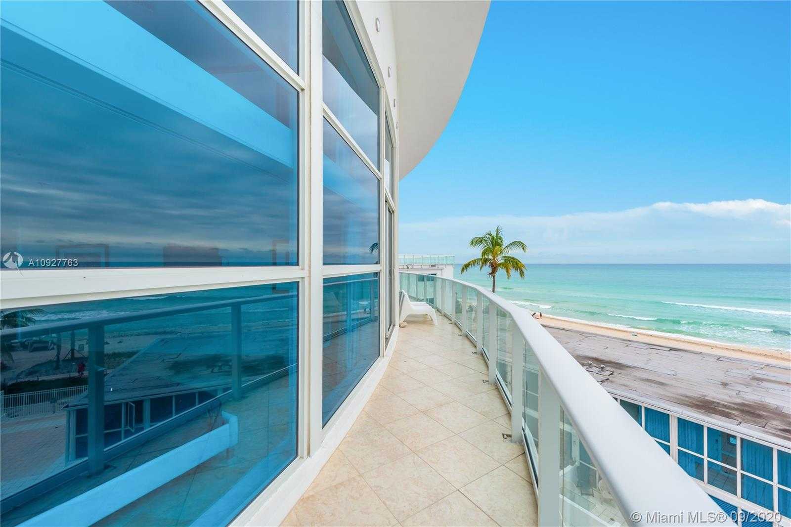 Small Image of 5445 COLLINS AVE #M15, Miami Beach Number 26