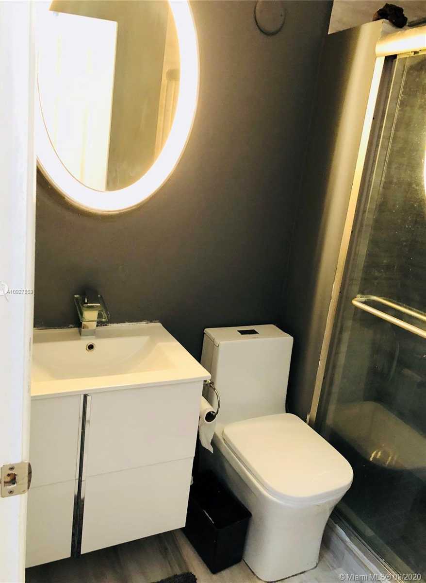 Small Image of 2120 DENNY CT #2120, Boca Raton Number 2