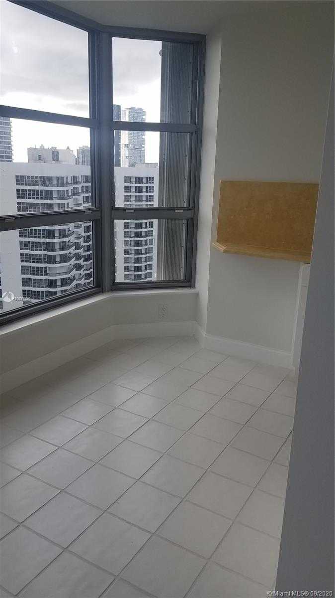 Small Image of 3530 MYSTIC POINTE DR #2009, Aventura Number 12