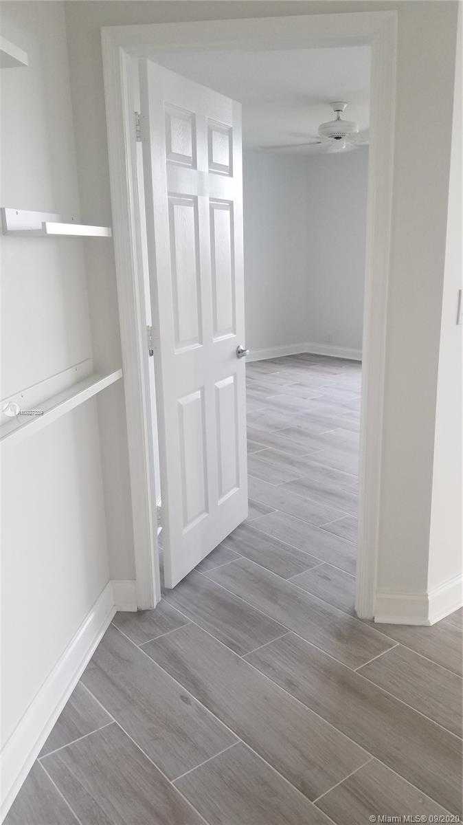 Small Image of 3530 MYSTIC POINTE DR #2009, Aventura Number 17