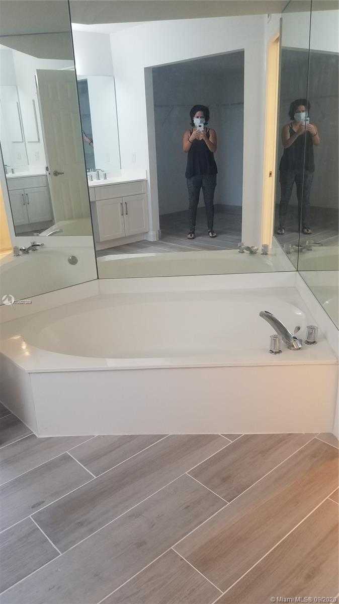 Small Image of 3530 MYSTIC POINTE DR #2009, Aventura Number 24