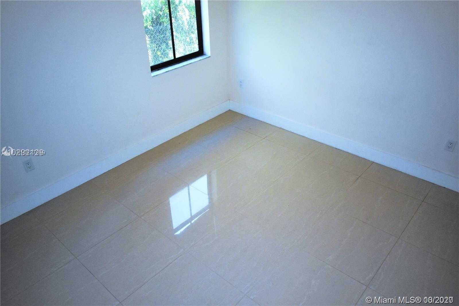 Small Image of 6930 NORTH WEST 106TH AVE #6930, Doral Number 13
