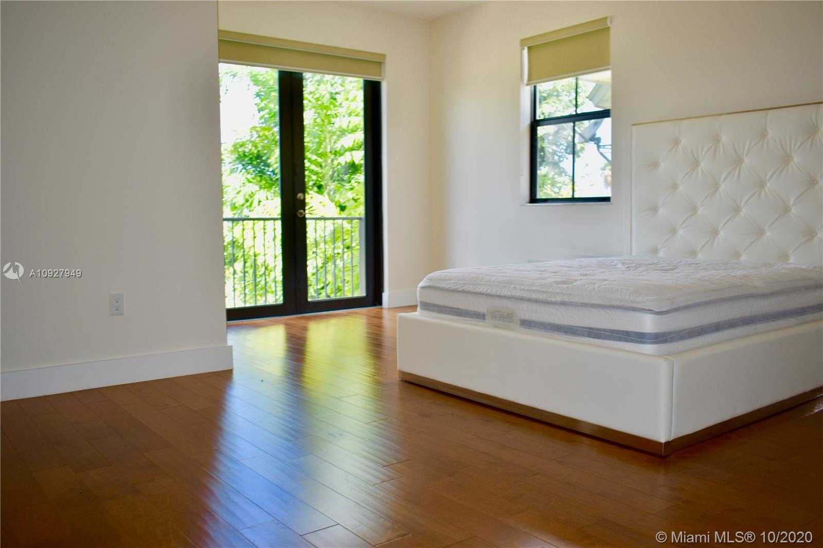 Small Image of 6930 NORTH WEST 106TH AVE #6930, Doral Number 20
