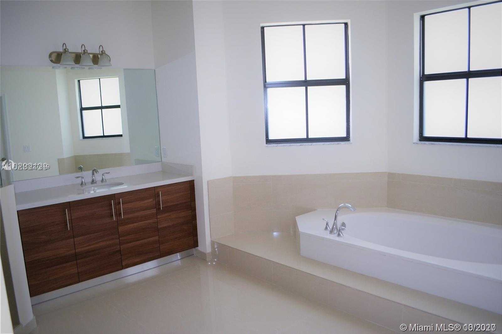 Small Image of 6930 NORTH WEST 106TH AVE #6930, Doral Number 25