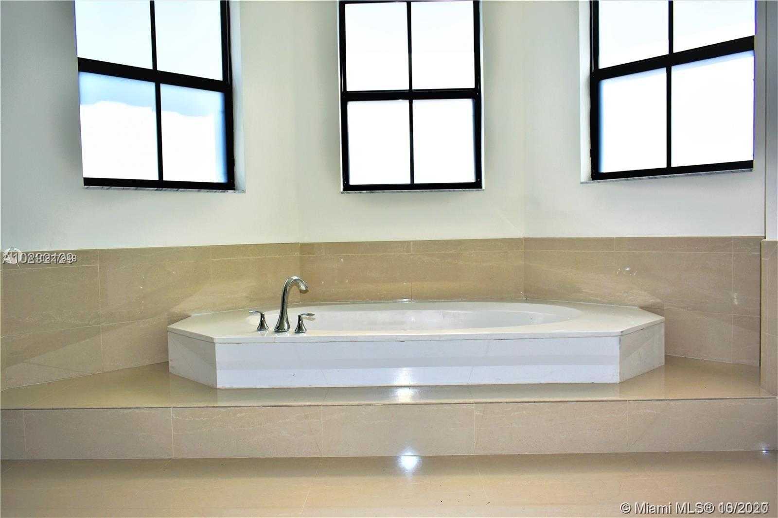 Small Image of 6930 NORTH WEST 106TH AVE #6930, Doral Number 26