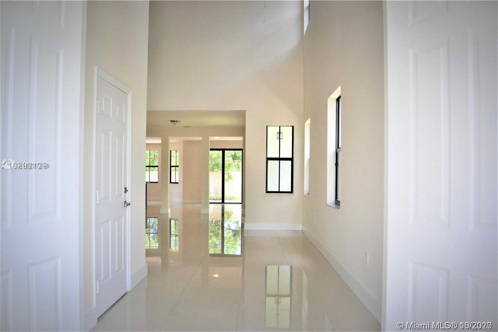 Small Image of 6930 NORTH WEST 106TH AVE #6930, Doral Number 3