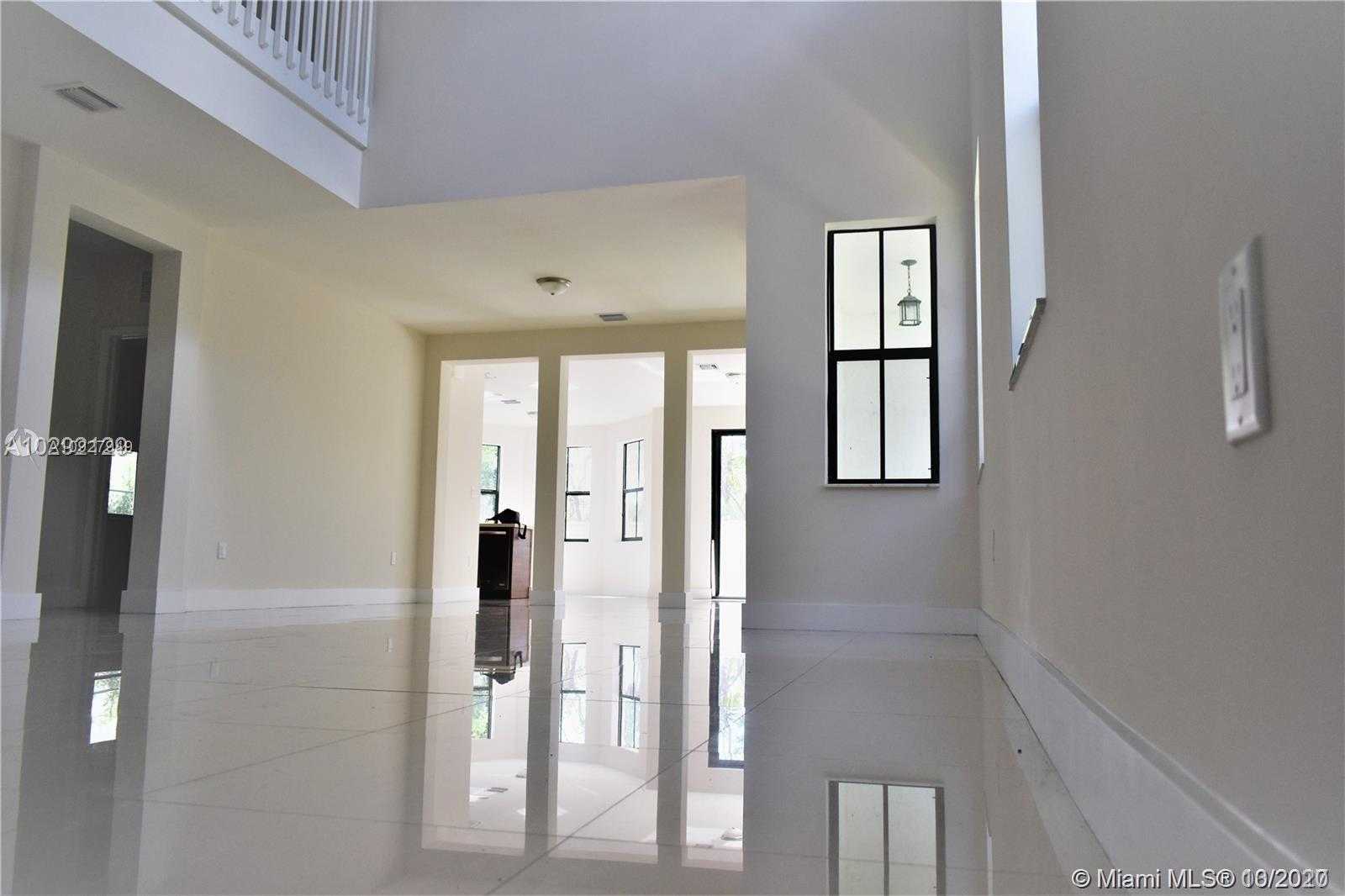 Small Image of 6930 NORTH WEST 106TH AVE #6930, Doral Number 4