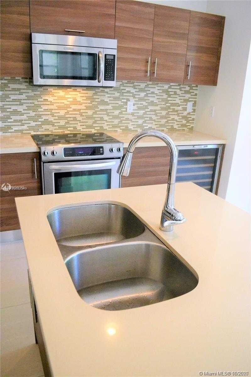 Small Image of 6930 NORTH WEST 106TH AVE #6930, Doral Number 8