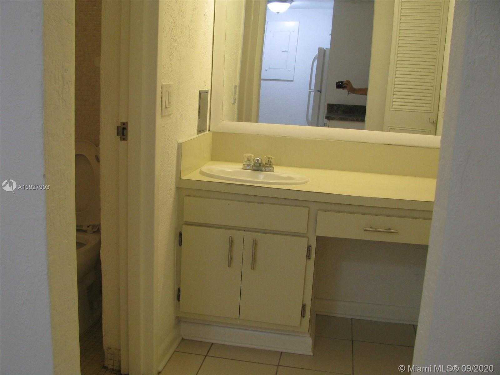Small Image of 750 NORTH EAST 195TH ST #102, Miami Number 14