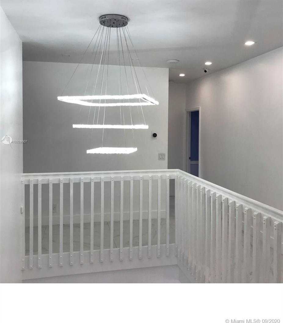 Imagen de Pequeño Objeto